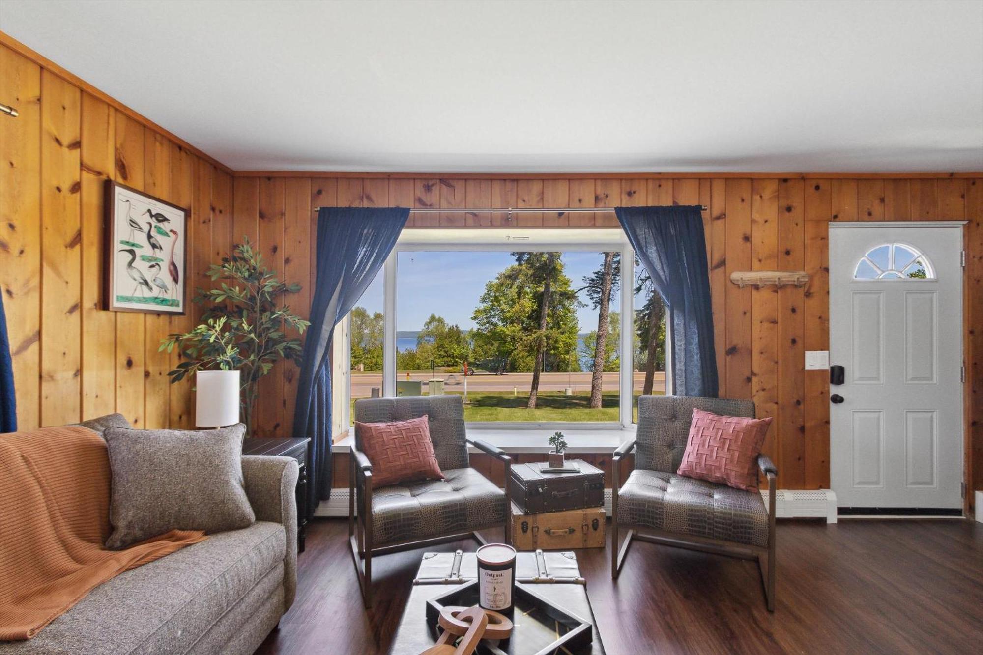 The Bay Inn Петоски Экстерьер фото