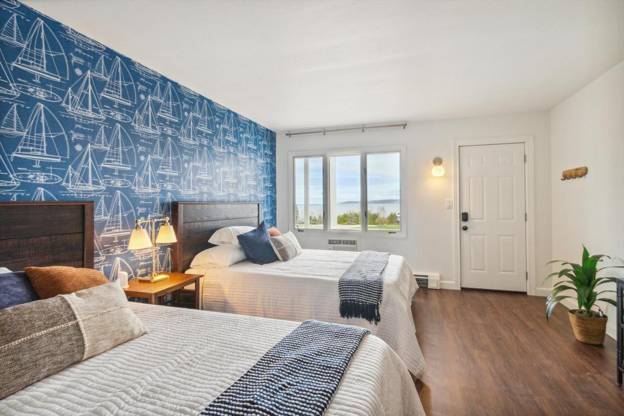 The Bay Inn Петоски Экстерьер фото