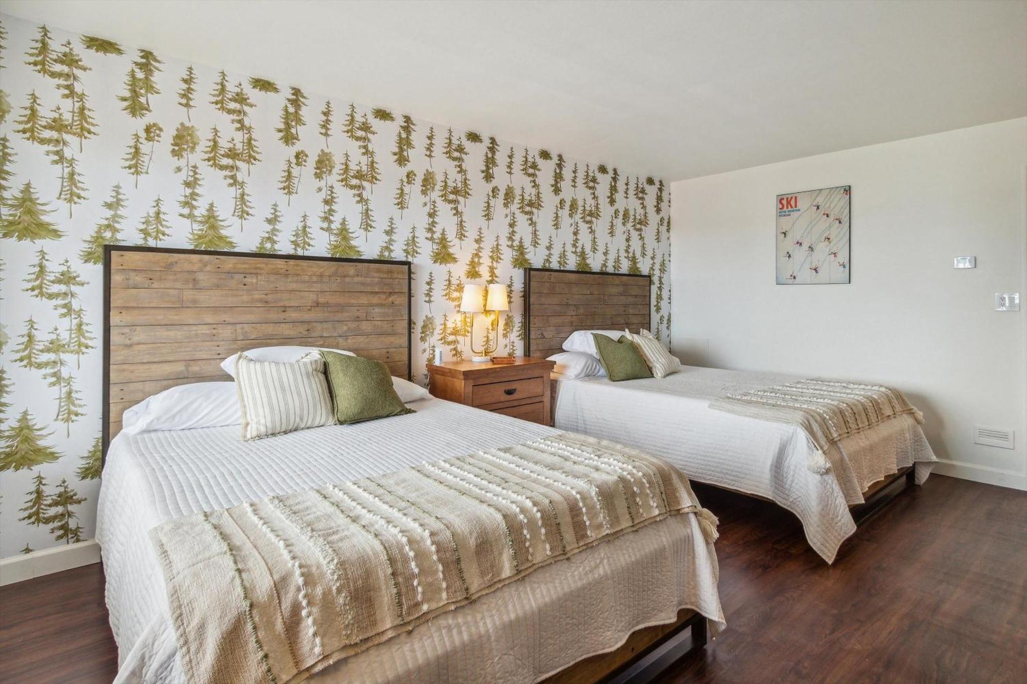 The Bay Inn Петоски Экстерьер фото
