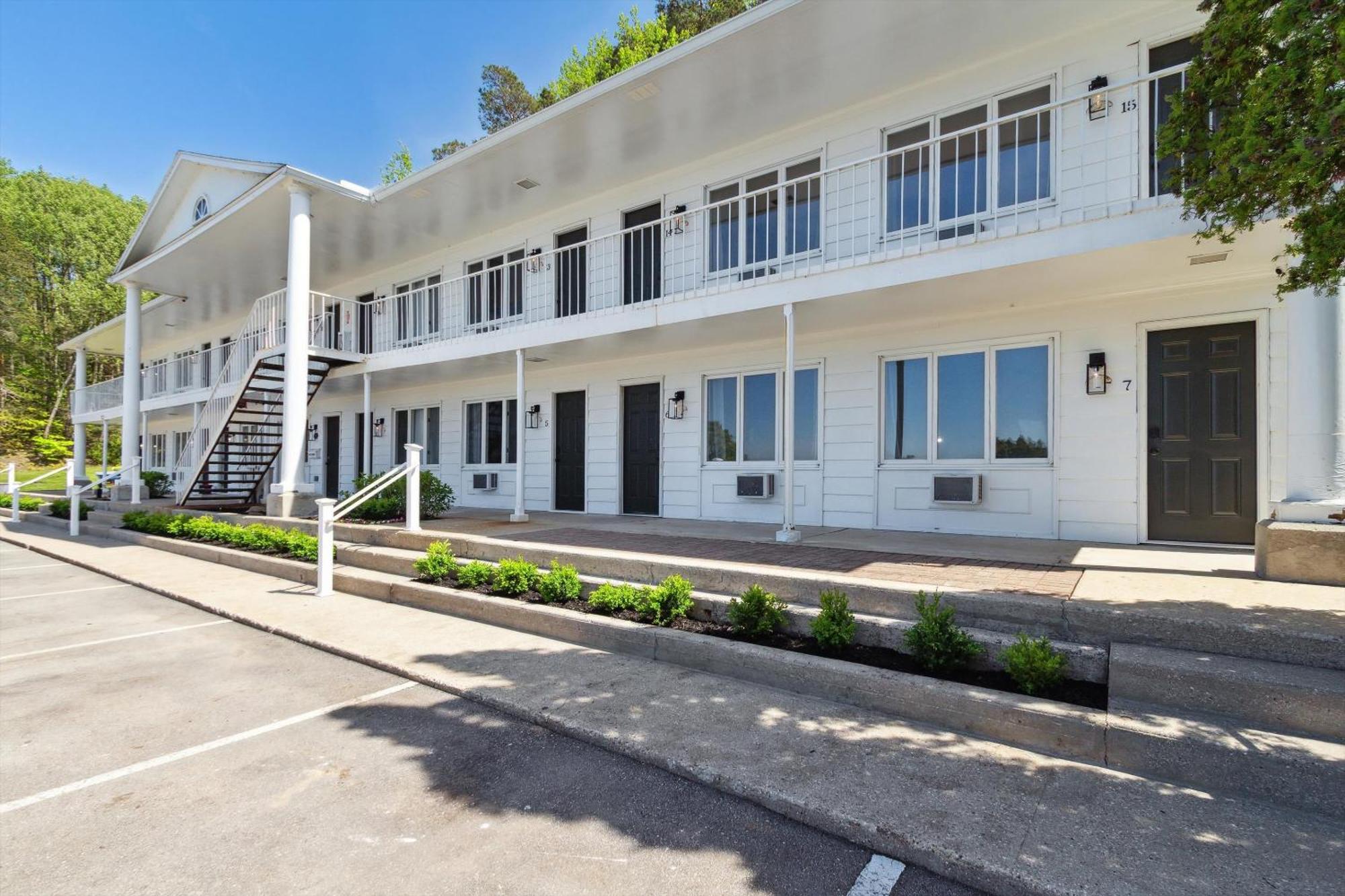 The Bay Inn Петоски Экстерьер фото